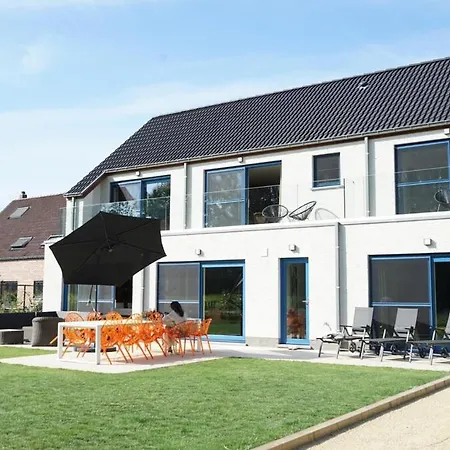 Jeanne Dusschaut Villa Flobecq