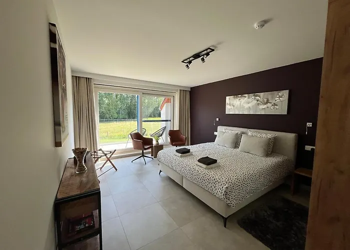 Jeanne Dusschaut Villa Flobecq